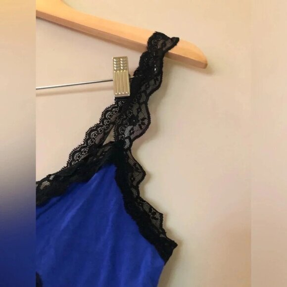 💎 SHEIN |  Cropped Cami Top - Picture 2 of 4